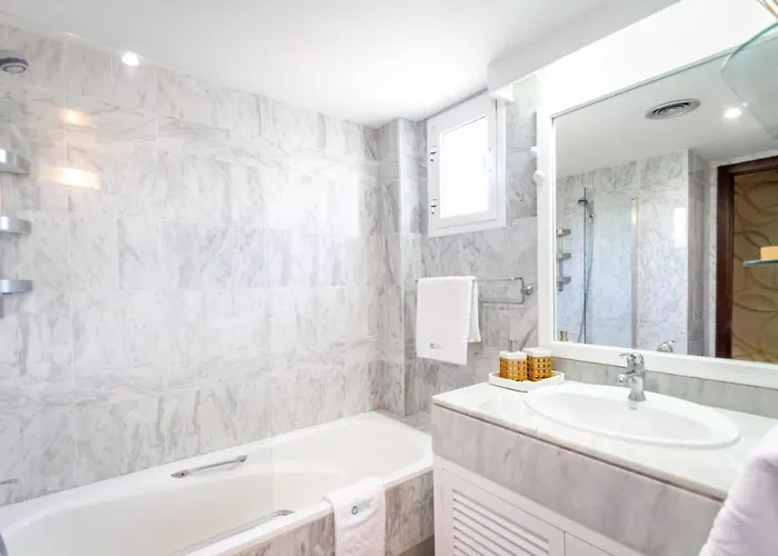 Banus - Endless Sunset Banus * マルベーリャ